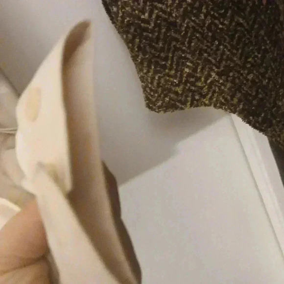 Cream  Blouse - Picture 7 of 7